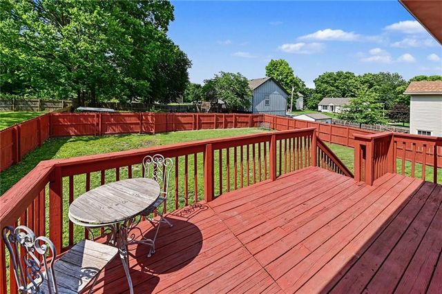 9812 W 51st Street, Merriam, KS 66203