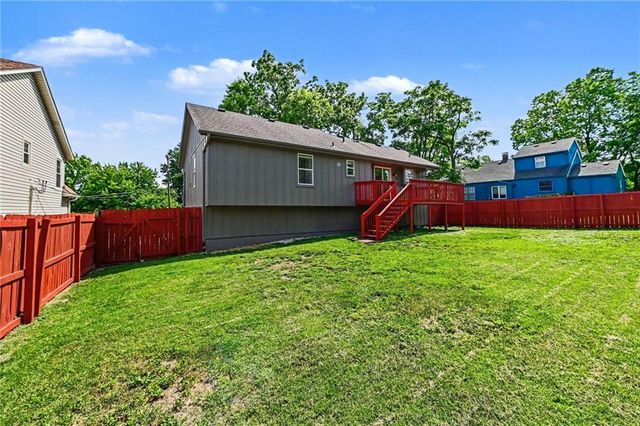 9812 W 51st Street, Merriam, KS 66203