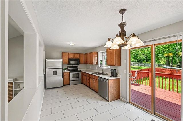 9812 W 51st Street, Merriam, KS 66203