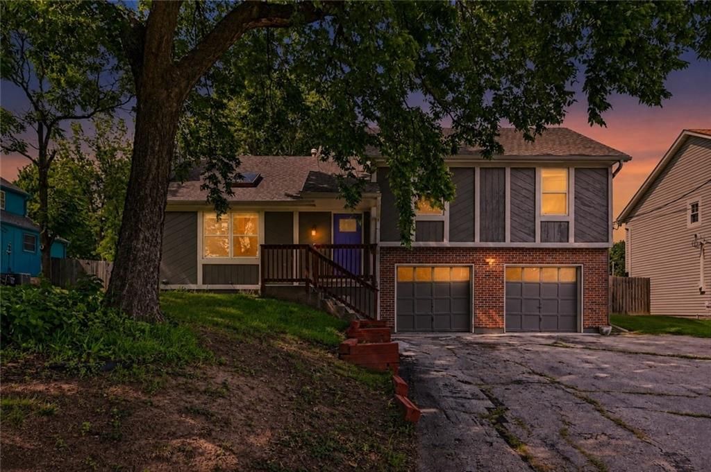 9812 W 51st Street, Merriam, KS 66203