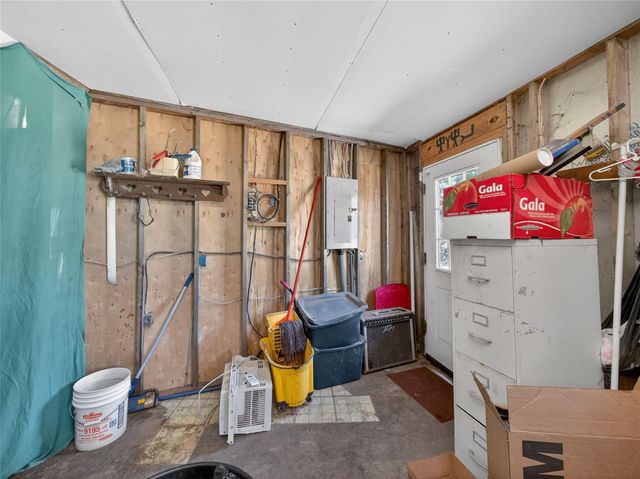 21500 Firefly RD, Florence, TX 76527