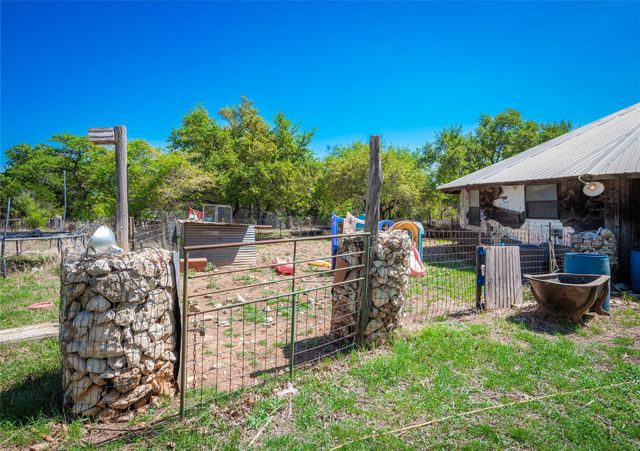 21500 Firefly RD, Florence, TX 76527