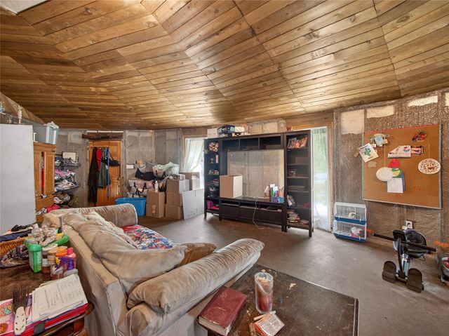 21500 Firefly RD, Florence, TX 76527
