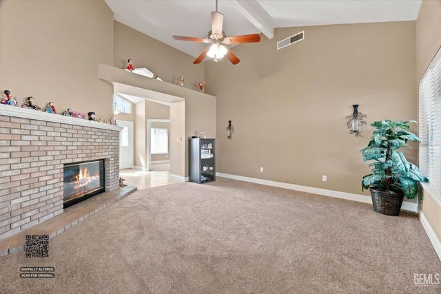 9412 Foxglen Court, Bakersfield, CA 93312