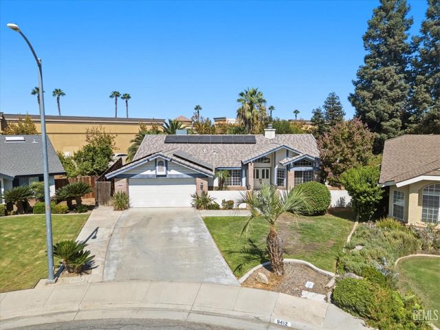 9412 Foxglen Court, Bakersfield, CA 93312