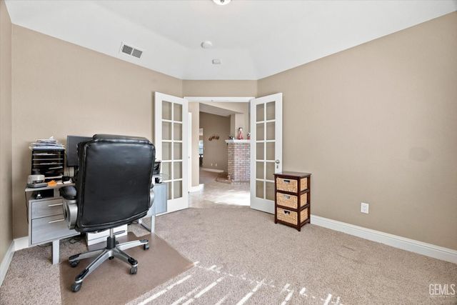 9412 Foxglen Court, Bakersfield, CA 93312