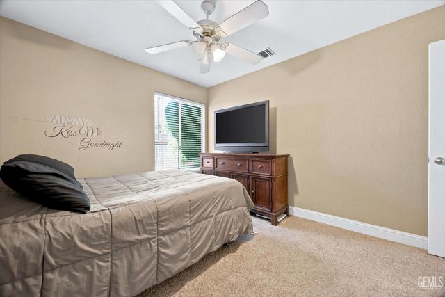 9412 Foxglen Court, Bakersfield, CA 93312