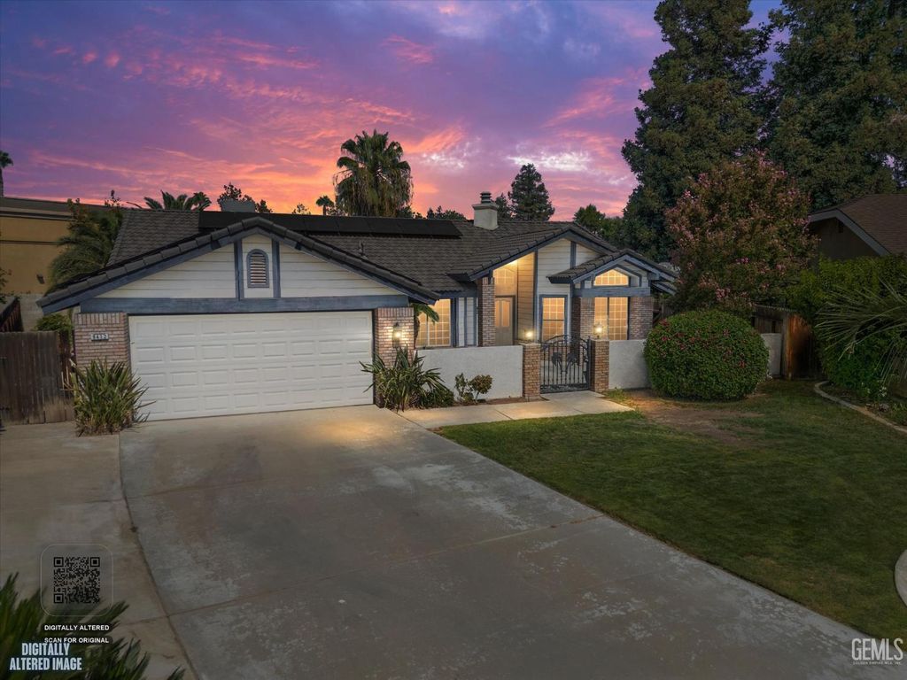 9412 Foxglen Court, Bakersfield, CA 93312