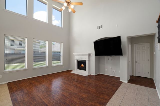 9028 Foxwood Drive, Fort Worth, TX 76244