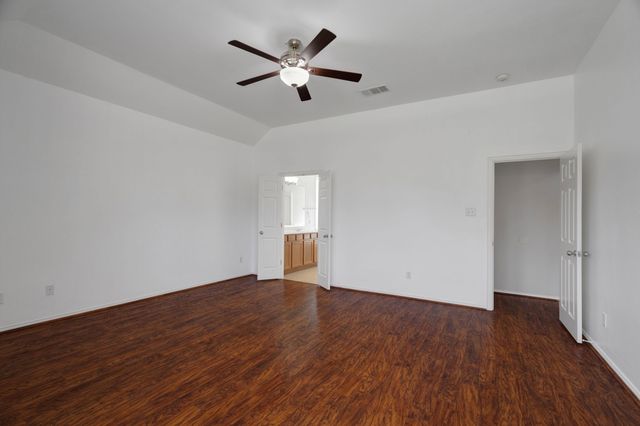 9028 Foxwood Drive, Fort Worth, TX 76244