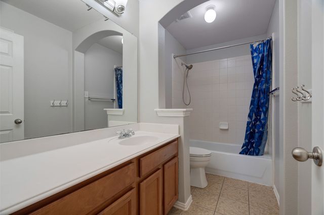 9028 Foxwood Drive, Fort Worth, TX 76244