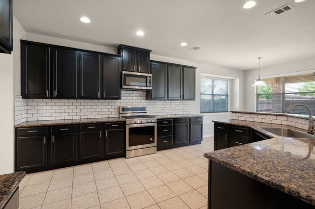 9028 Foxwood Drive, Fort Worth, TX 76244
