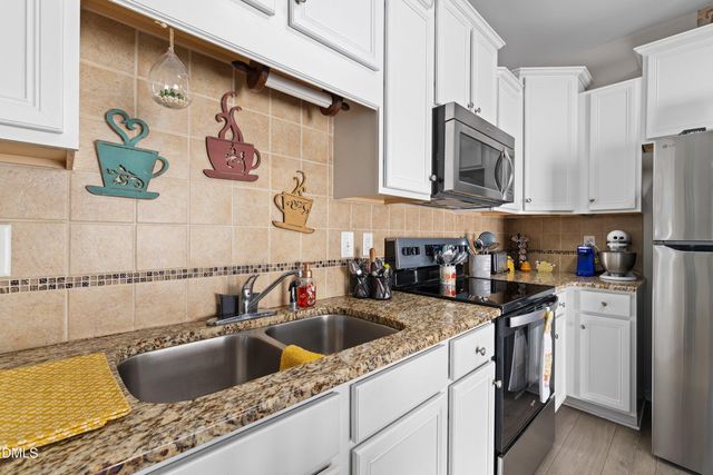 93 Scuppernong Way, Clayton, NC 27520