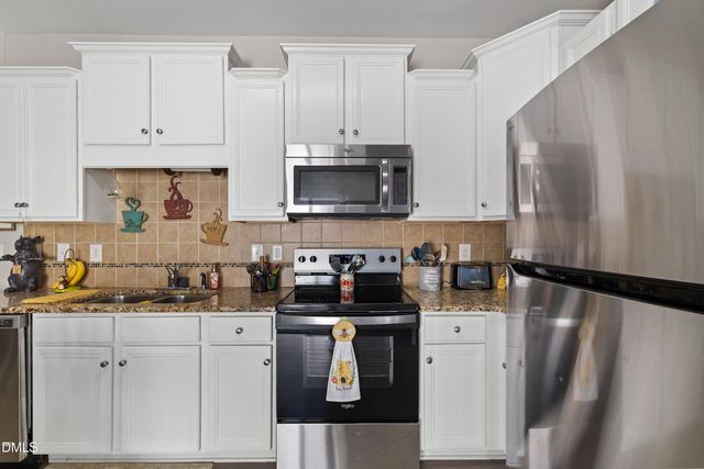93 Scuppernong Way, Clayton, NC 27520