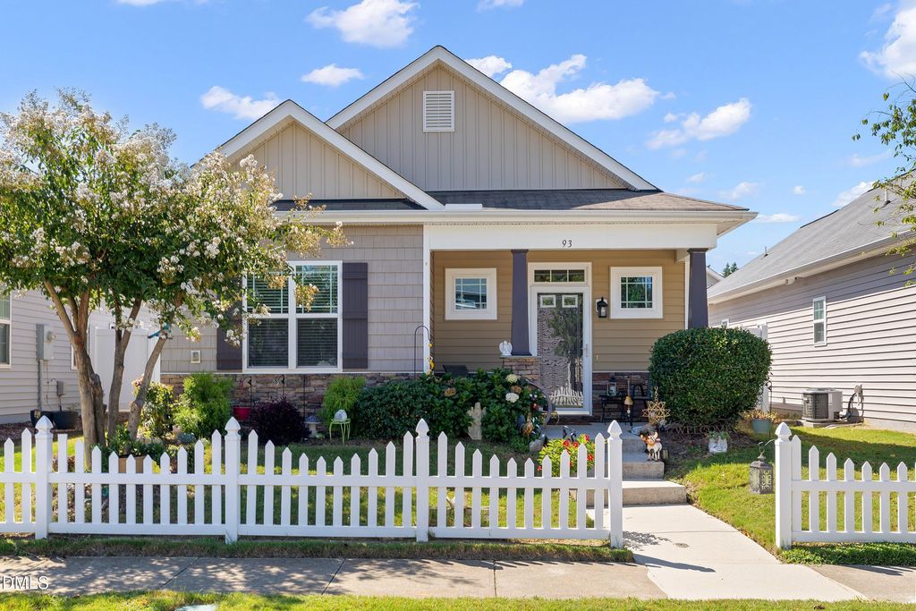 93 Scuppernong Way, Clayton, NC 27520