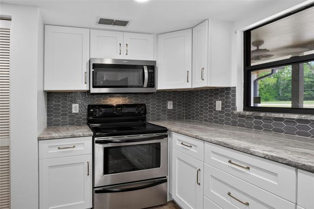 4520 LOG CABIN DRIVE, Lakeland, FL 33810