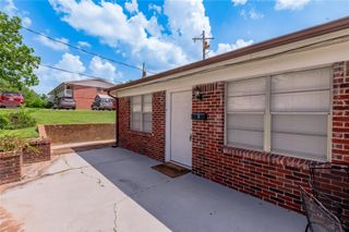 2125 Avenue N, Huntsville, TX 77340