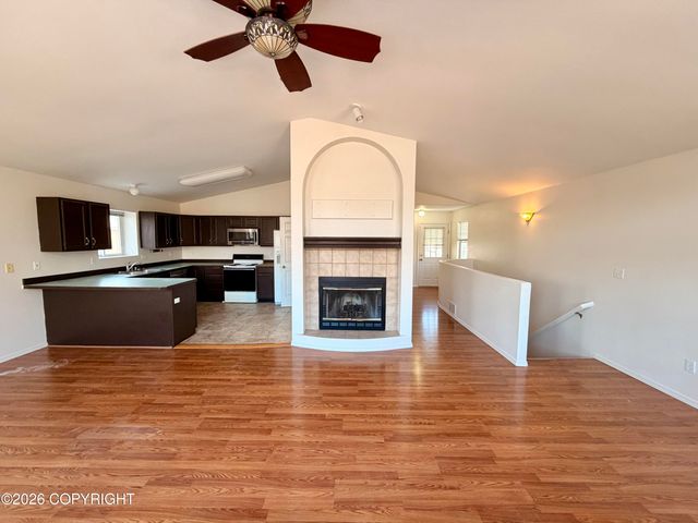 8700 Cross Pointe Loop, Anchorage, AK 99504