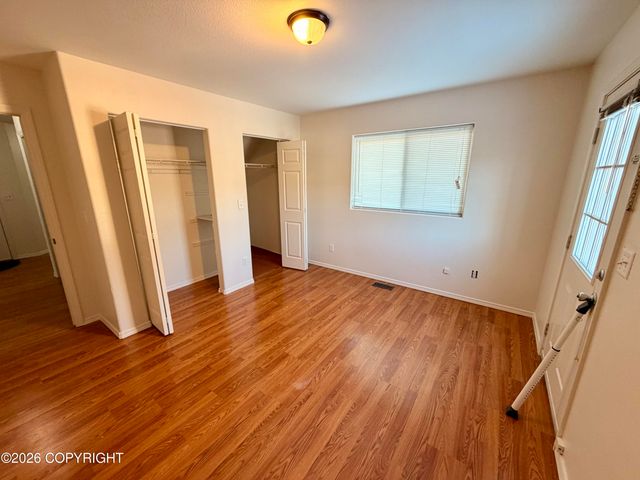 8700 Cross Pointe Loop, Anchorage, AK 99504