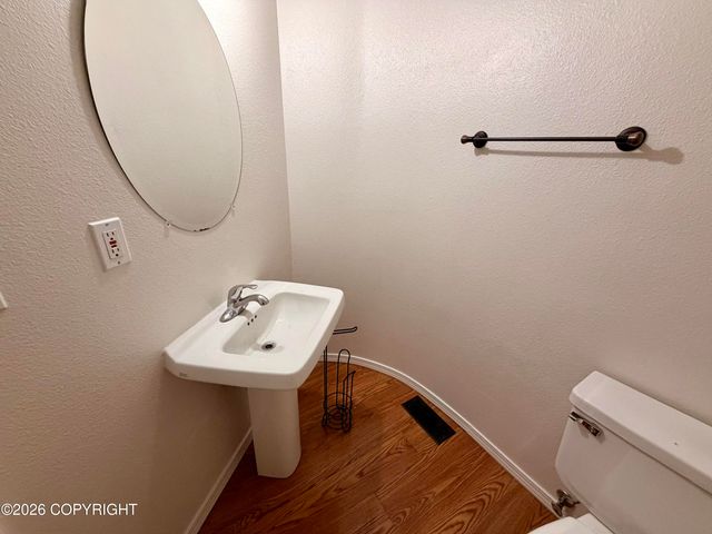 8700 Cross Pointe Loop, Anchorage, AK 99504