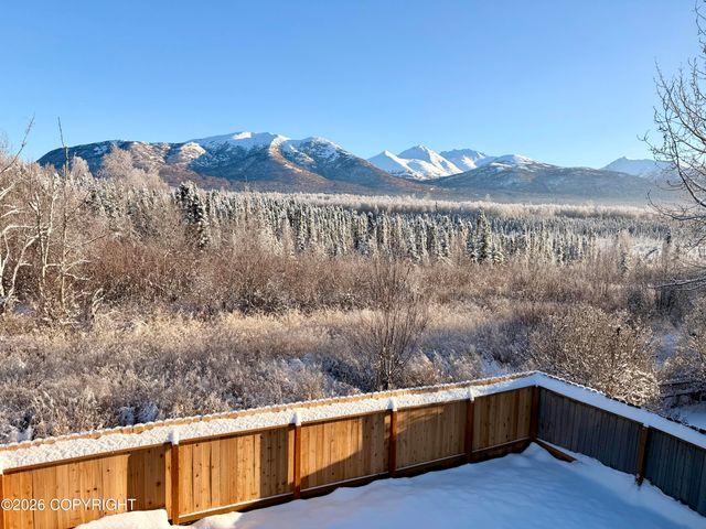 8700 Cross Pointe Loop, Anchorage, AK 99504