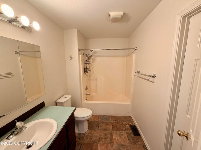 8700 Cross Pointe Loop, Anchorage, AK 99504