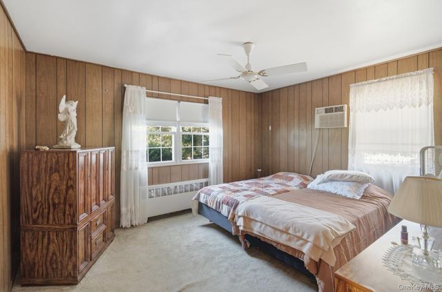 695 Eileen Court, Franklin Square, NY 11010