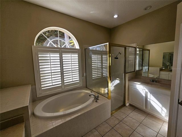 10441 GREENDALE DRIVE, Tampa, FL 33626