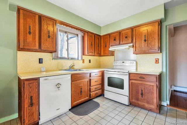 2 Martin Street, Coram, NY 11727