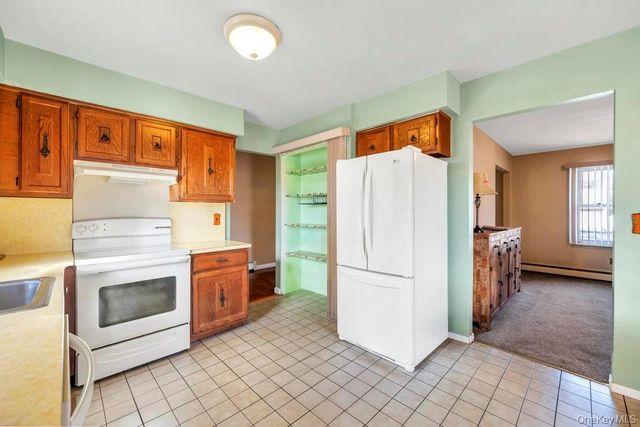 2 Martin Street, Coram, NY 11727