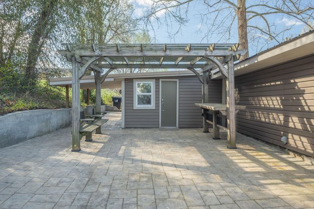 700 Park Street, Anderson, MO 64831