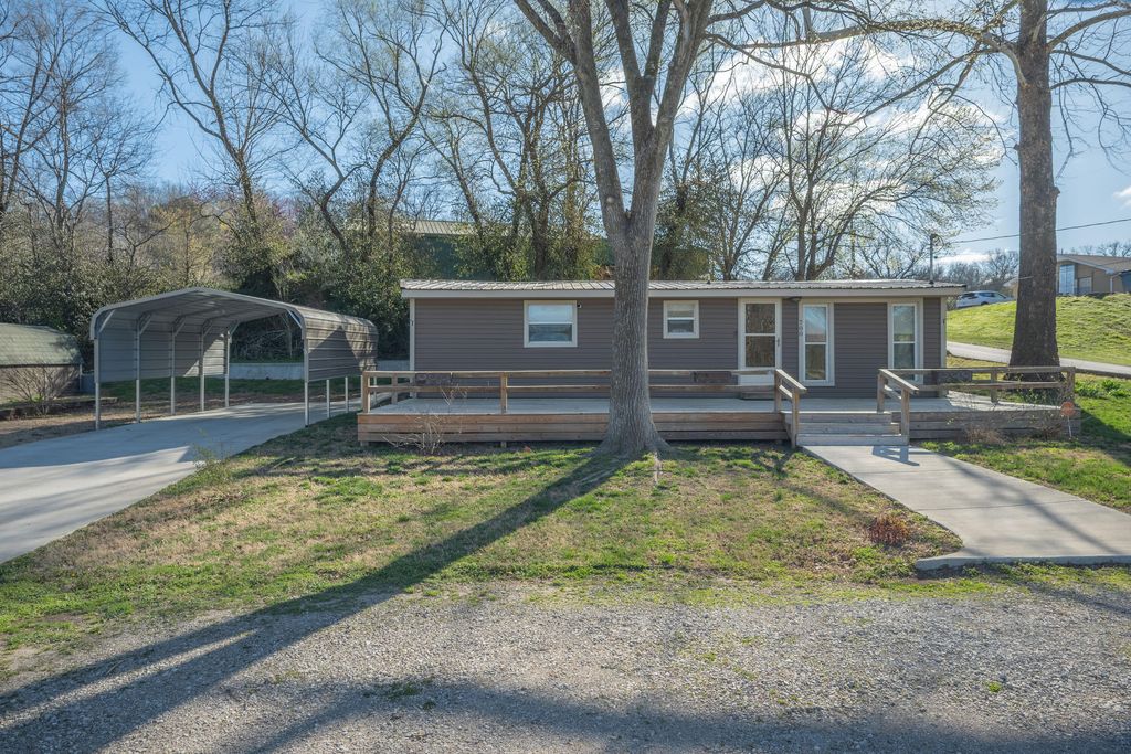 700 Park Street, Anderson, MO 64831