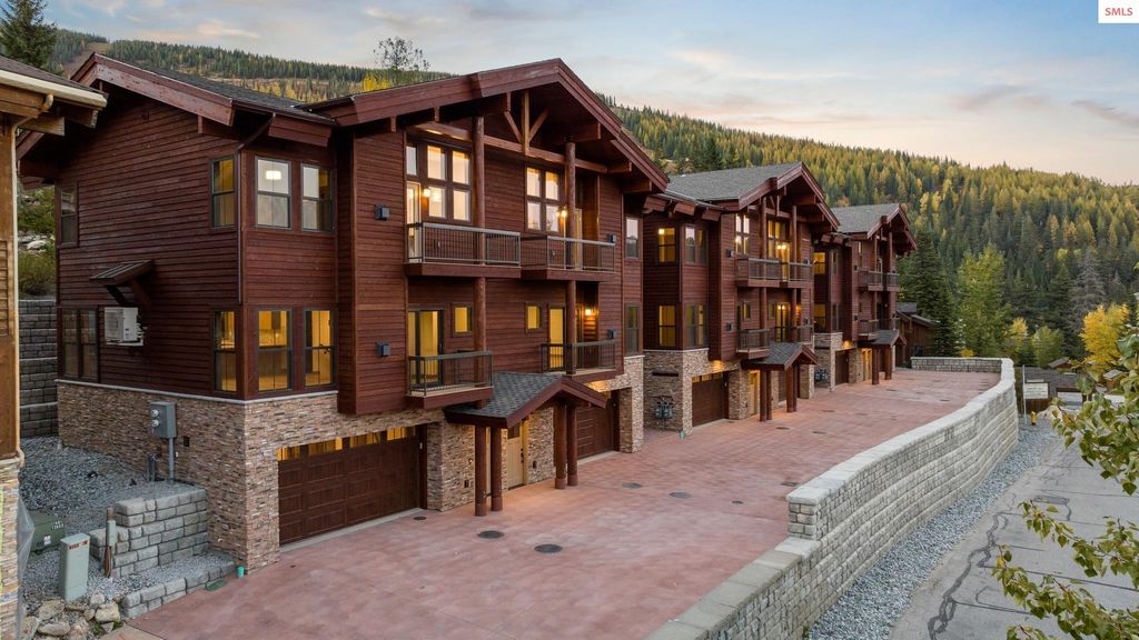 42 Olaf Ct, Sandpoint, ID 83864