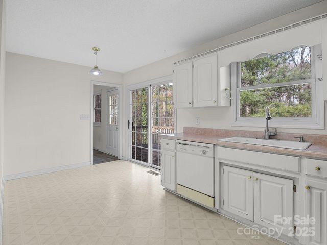 383 Woody Circle, Tryon, NC 28782