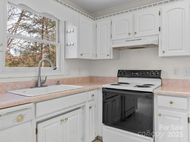 383 Woody Circle, Tryon, NC 28782