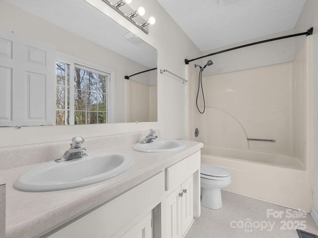 383 Woody Circle, Tryon, NC 28782