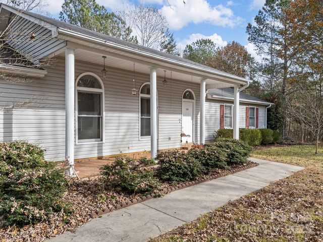 383 Woody Circle, Tryon, NC 28782