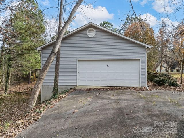 383 Woody Circle, Tryon, NC 28782