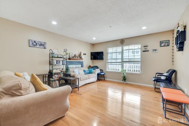 55 Guisborough Way, Edison, NJ 08820