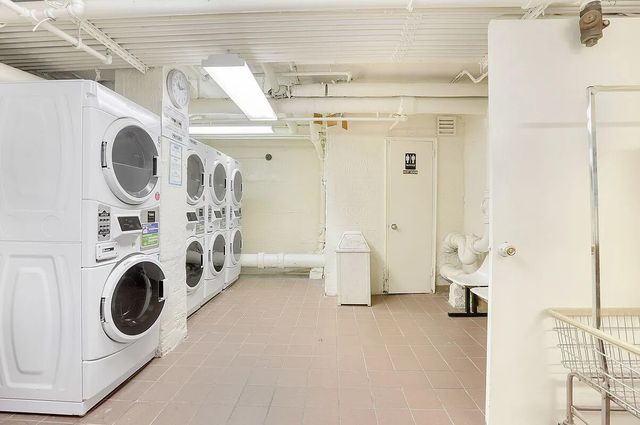 25 Minetta Ln Apt 1F, New York City, NY 10012