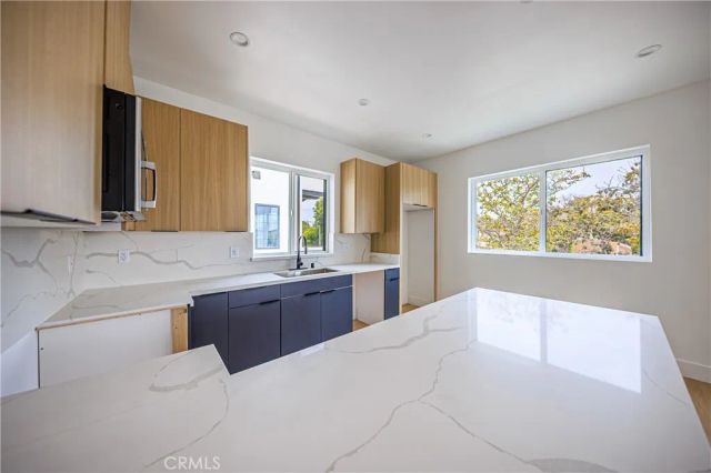 1015 Citrus Avenue 1, Los Angeles, CA 90019