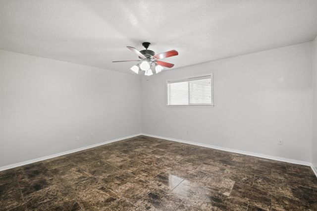 1905 Zapp Lane, Pasadena, TX 77502