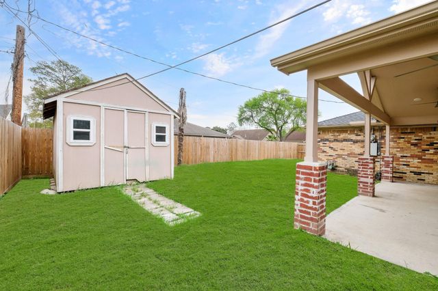 1905 Zapp Lane, Pasadena, TX 77502