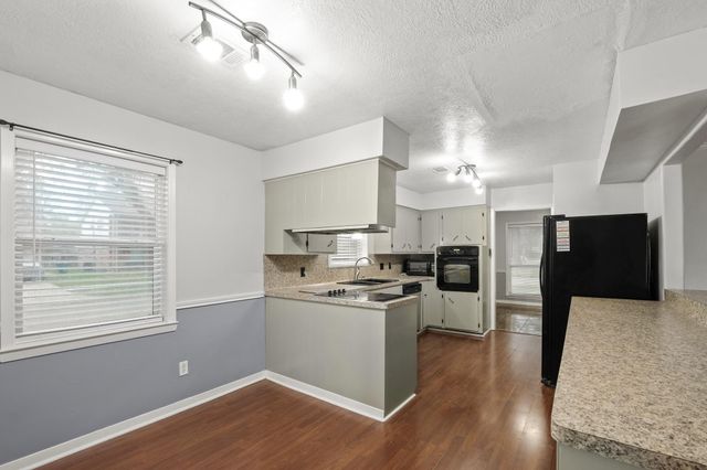 1905 Zapp Lane, Pasadena, TX 77502