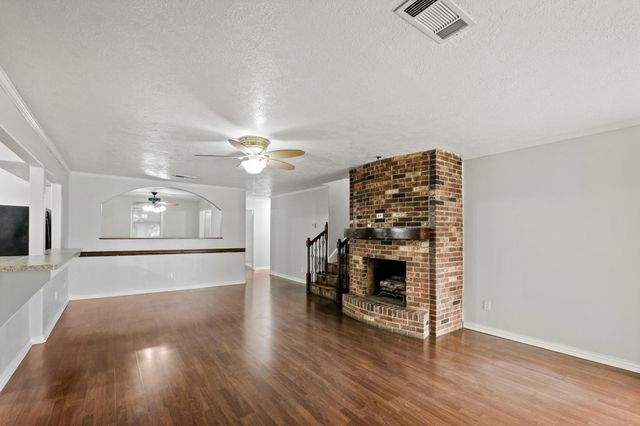 1905 Zapp Lane, Pasadena, TX 77502