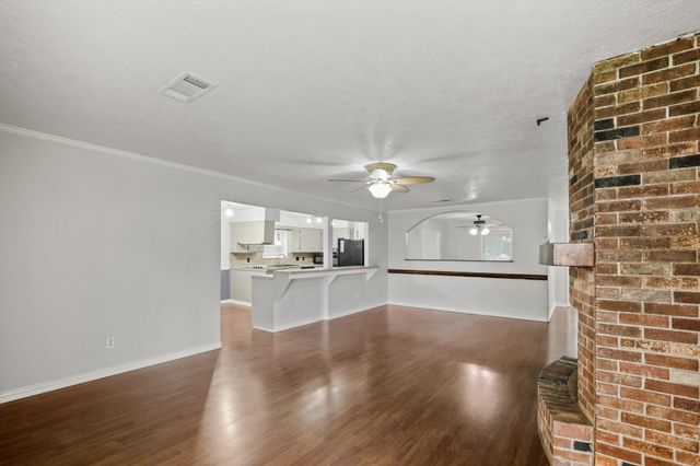 1905 Zapp Lane, Pasadena, TX 77502