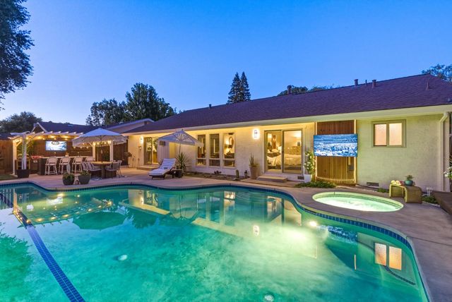 6330 Grangers Dairy Dr, Sacramento, CA 95831