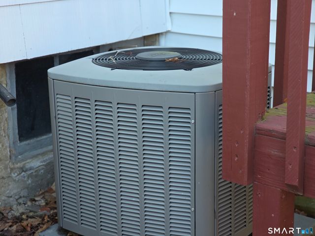 44 Maple Avenue, Windsor, CT 06095