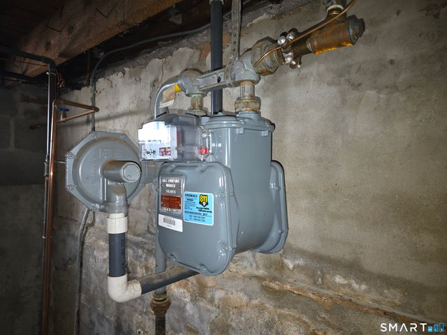 44 Maple Avenue, Windsor, CT 06095