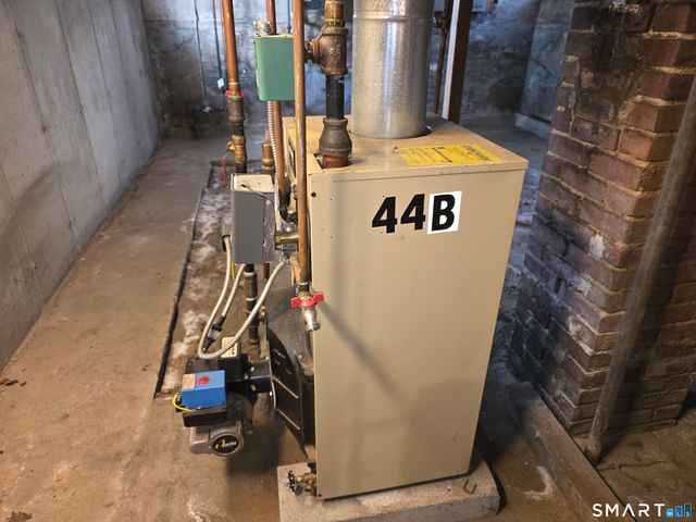 44 Maple Avenue, Windsor, CT 06095